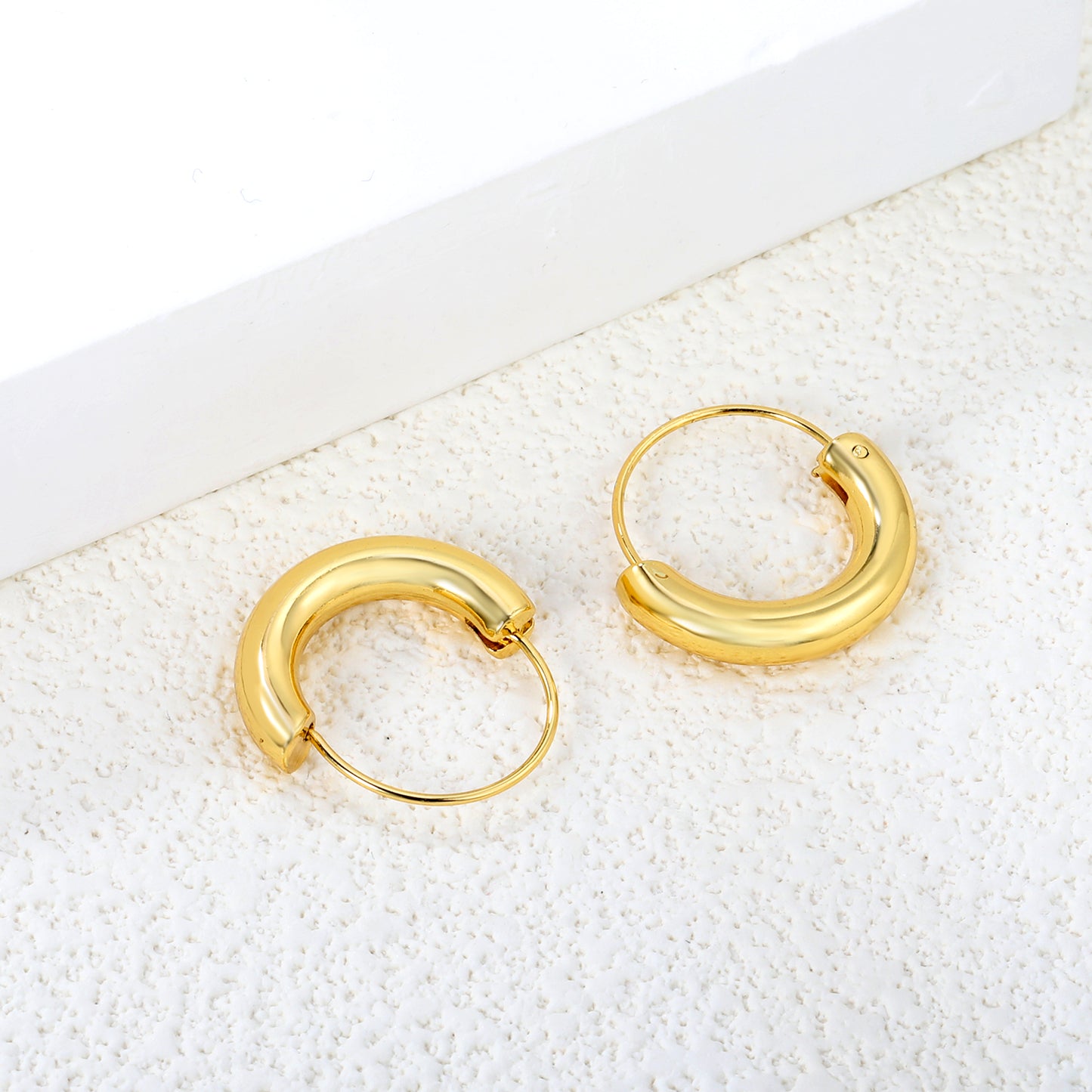 Chunky Semicircle Hoops