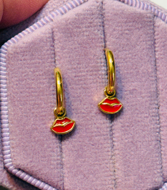 Kiss Charm Tiny Huggie Hoops
